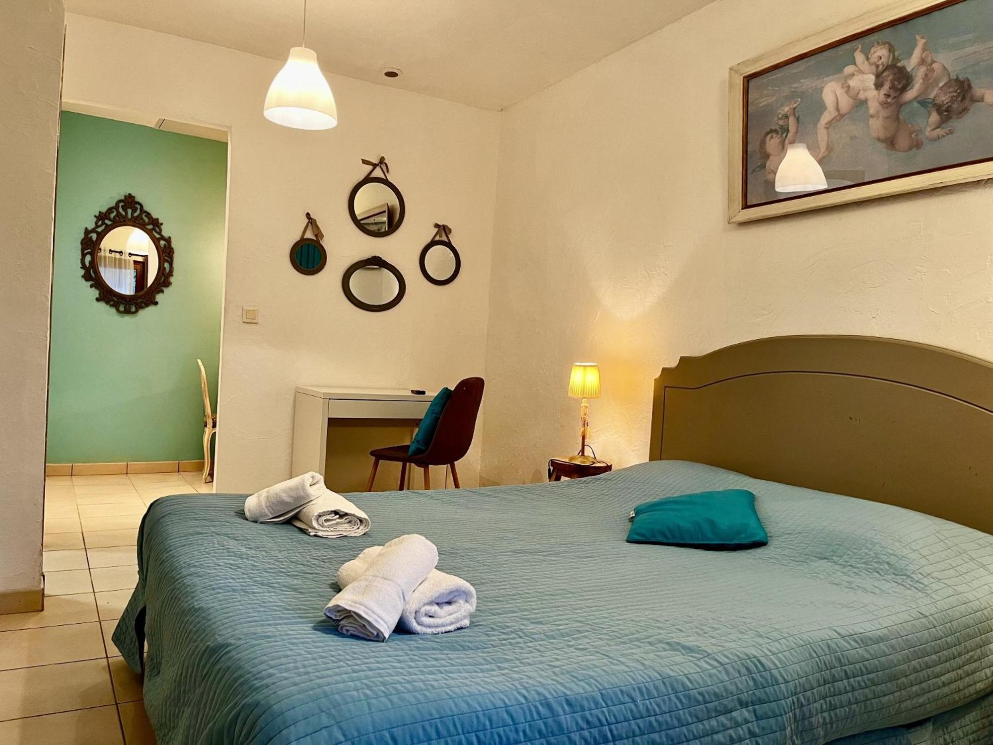 Le Patio Hotel